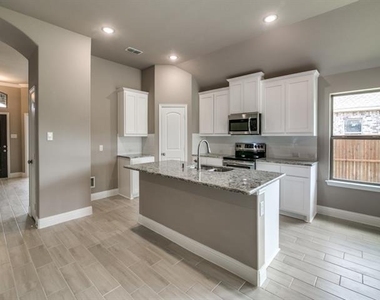 323 Sweetspire Drive - Photo Thumbnail 9