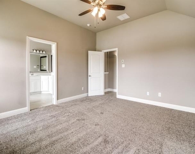 323 Sweetspire Drive - Photo Thumbnail 13