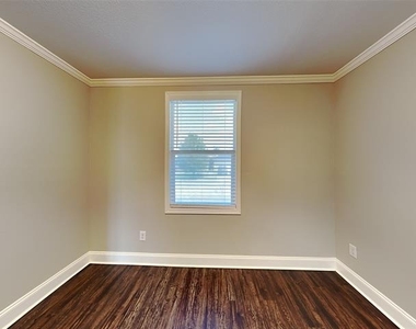 1405 Evergreen Street - Photo Thumbnail 6