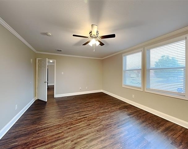 1405 Evergreen Street - Photo Thumbnail 8