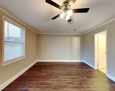 1405 Evergreen Street - Photo Thumbnail 7