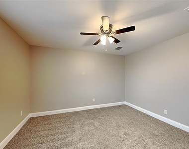 1405 Evergreen Street - Photo Thumbnail 14