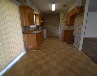 514 Pecan Street - Photo Thumbnail 4