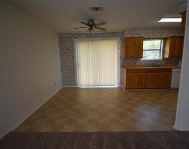 514 Pecan Street - Photo Thumbnail 3