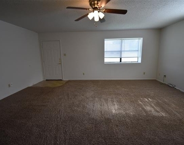 514 Pecan Street - Photo Thumbnail 1