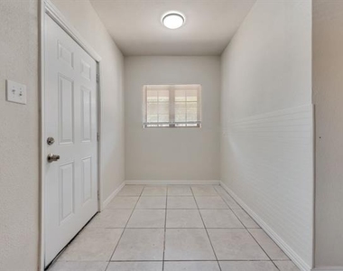 2704 Rosen Avenue - Photo Thumbnail 13
