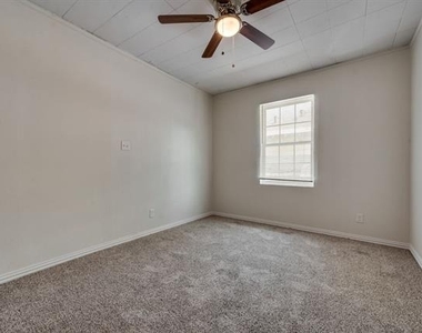 2704 Rosen Avenue - Photo Thumbnail 10