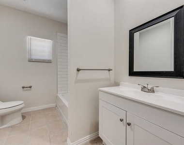 2704 Rosen Avenue - Photo Thumbnail 9