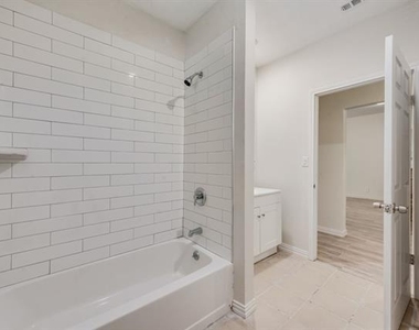 2704 Rosen Avenue - Photo Thumbnail 14