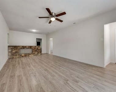 2704 Rosen Avenue - Photo Thumbnail 1