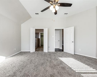 502 Dover Park Trail - Photo Thumbnail 7