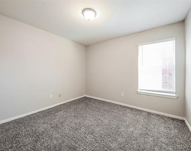 502 Dover Park Trail - Photo Thumbnail 10