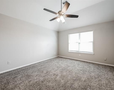 502 Dover Park Trail - Photo Thumbnail 8