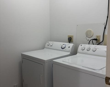 8934 Sunnywood Place - Photo Thumbnail 14