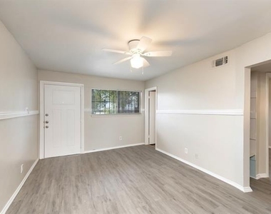 2408 Meyers Street - Photo Thumbnail 3