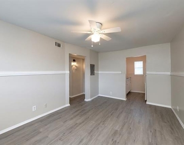 2408 Meyers Street - Photo Thumbnail 2