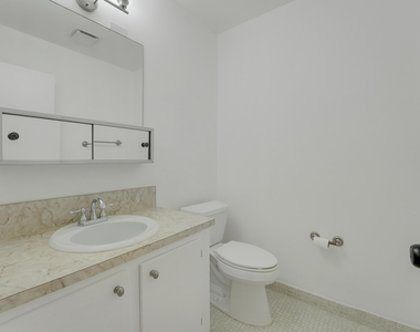 1142 W Circle Ter Terrace W - Photo Thumbnail 12