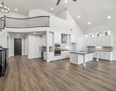 4913 Meadow Creek Drive - Photo Thumbnail 11