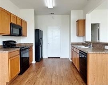 2260 Stonebrook Lane - Photo Thumbnail 4