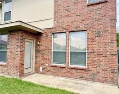 2260 Stonebrook Lane - Photo Thumbnail 12