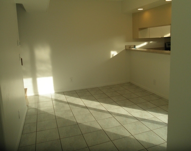 3896 Victoria Drive - Photo Thumbnail 4