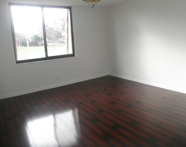 3896 Victoria Drive - Photo Thumbnail 6