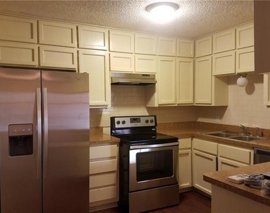 6919 W Cleburne Road - Photo Thumbnail 14