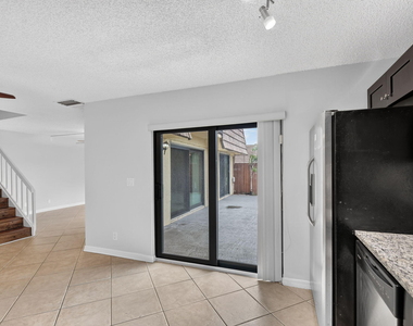 744 Springdale Circle - Photo Thumbnail 13