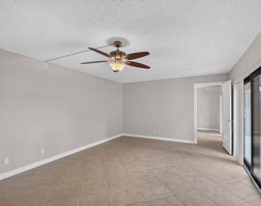 744 Springdale Circle - Photo Thumbnail 7