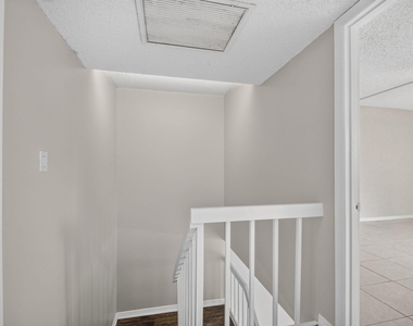 744 Springdale Circle - Photo Thumbnail 21