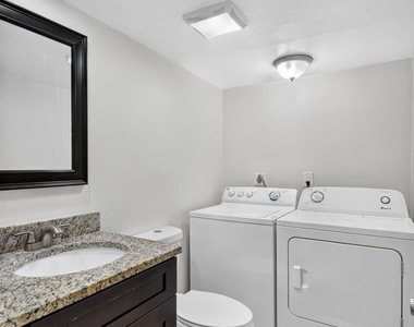 744 Springdale Circle - Photo Thumbnail 11