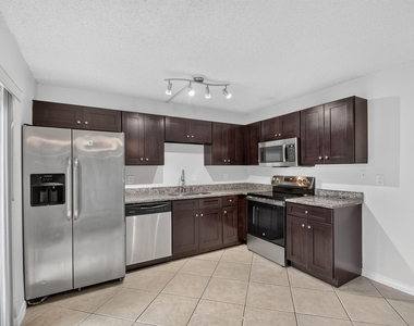 744 Springdale Circle - Photo Thumbnail 16