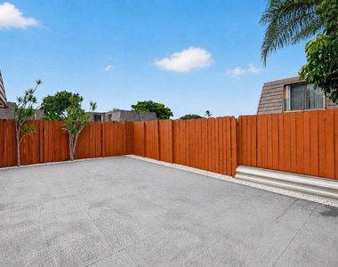 744 Springdale Circle - Photo Thumbnail 4