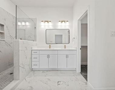 202 Dover Drive - Photo Thumbnail 13