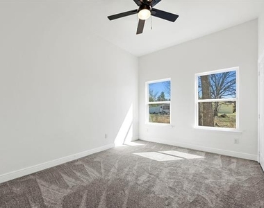 202 Dover Drive - Photo Thumbnail 15