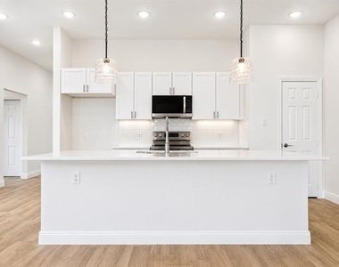 202 Dover Drive - Photo Thumbnail 8
