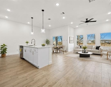 202 Dover Drive - Photo Thumbnail 2