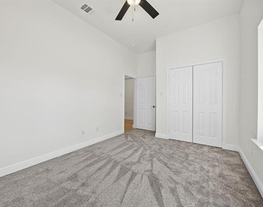202 Dover Drive - Photo Thumbnail 19