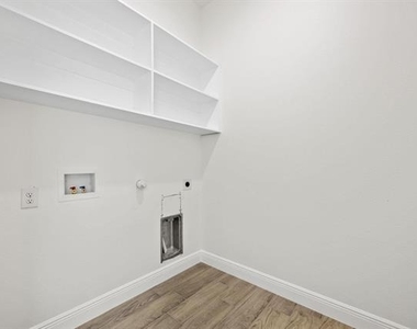 202 Dover Drive - Photo Thumbnail 16