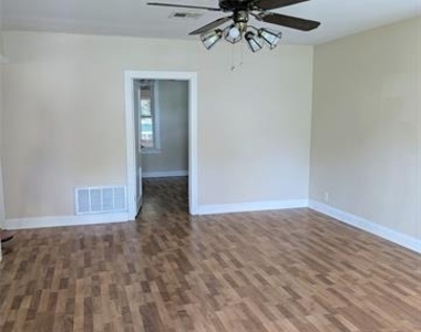 1701 Meridian Avenue - Photo Thumbnail 3