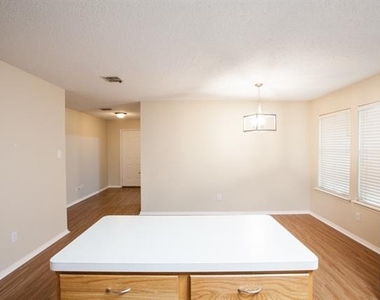 1118 Water Oak Way - Photo Thumbnail 14