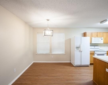 1118 Water Oak Way - Photo Thumbnail 13