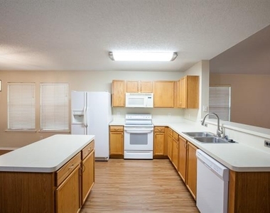 1118 Water Oak Way - Photo Thumbnail 9