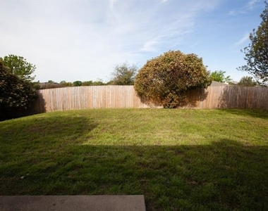 1118 Water Oak Way - Photo Thumbnail 2