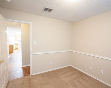 1118 Water Oak Way - Photo Thumbnail 32