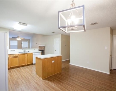 1118 Water Oak Way - Photo Thumbnail 10