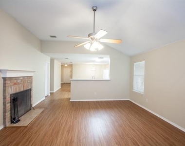 1118 Water Oak Way - Photo Thumbnail 7