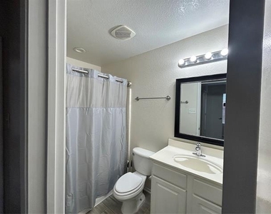10445 Hideaway Trail - Photo Thumbnail 9