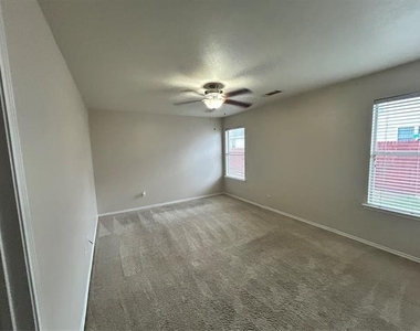 10445 Hideaway Trail - Photo Thumbnail 7