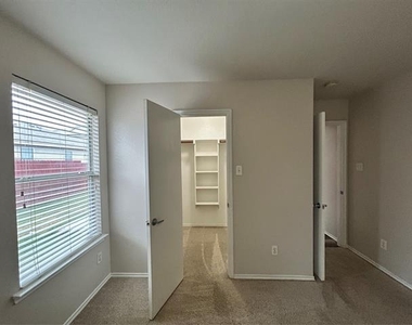 10445 Hideaway Trail - Photo Thumbnail 8